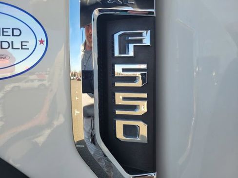 Certified 2019 Ford F550 XLT image 7
