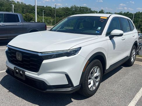 Used 2023 Honda CR-V LX image 1