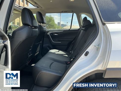 Used 2023 Toyota RAV4 XLE Premium image 9