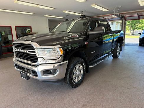 Used 2020 RAM 2500 Big Horn w/ Level 1 Equipment Group AWD/4WD image 3