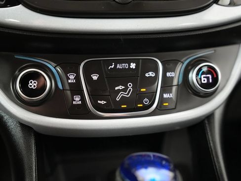 Used 2018 Chevrolet Volt LT FWD image 26
