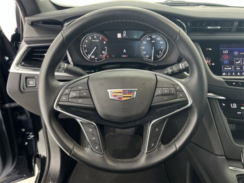 Used 2025 Cadillac XT5 Premium Luxury image 10