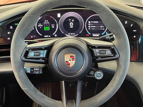 Used 2025 Porsche Taycan 4S AWD/4WD image 28