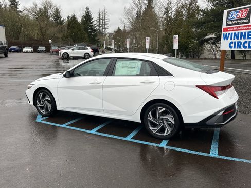 New 2026 Hyundai Elantra Limited image 3