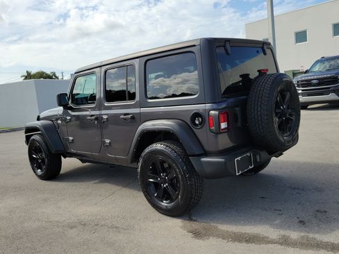 Used 2022 Jeep Wrangler Unlimited Sport AWD/4WD image 7