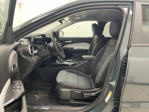 New 2026 Chevrolet Trax LT w/ Driver Confidence Package FWD image 8