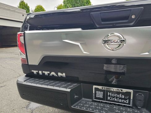 Used 2021 Nissan Titan Platinum Reserve AWD/4WD image 15