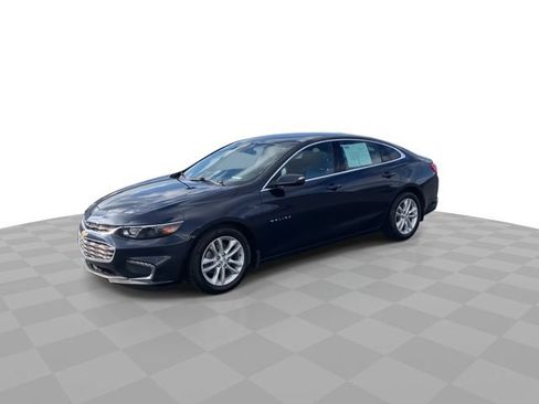 Used 2016 Chevrolet Malibu LT w/ Leather Package FWD image 4