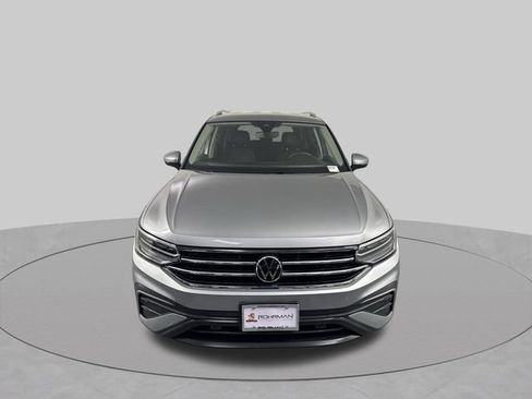Used 2023 Volkswagen Tiguan SE AWD/4WD image 25
