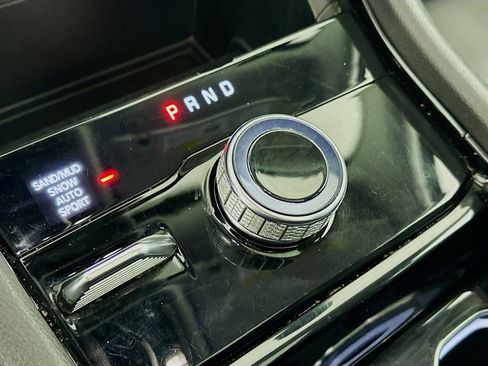 Used 2023 Jeep Grand Cherokee Limited image 25