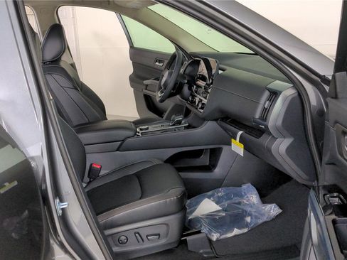 Used 2023 Nissan Pathfinder SL image 36