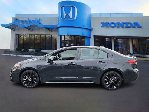 Used 2023 Toyota Corolla SE w/ Carpet Mat Package (TMS) image 5