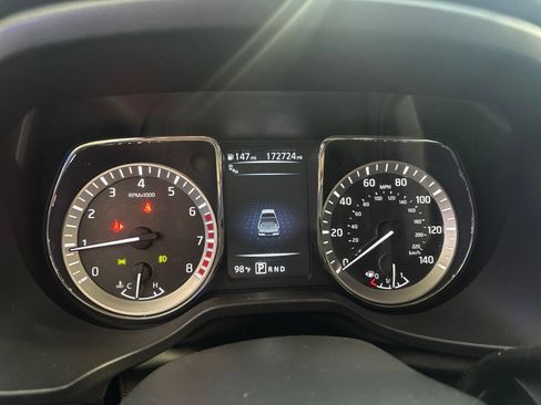 Used 2017 Nissan Titan SV RWD image 12
