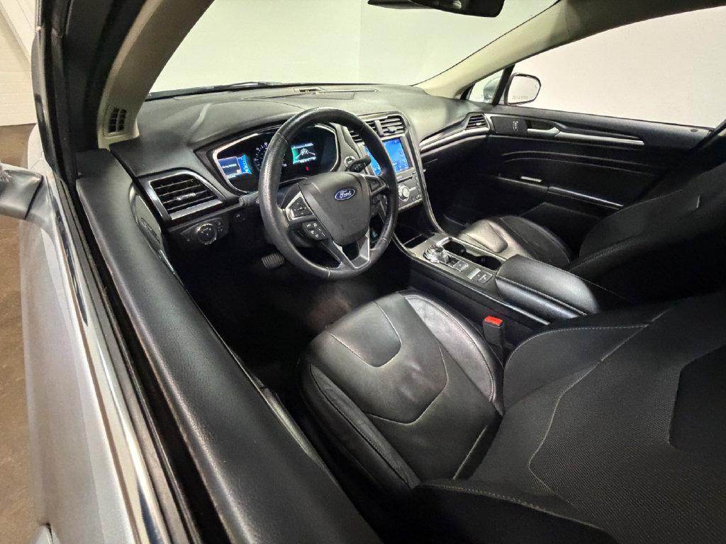 Used 2020 Ford Fusion Energi Titanium FWD image 61