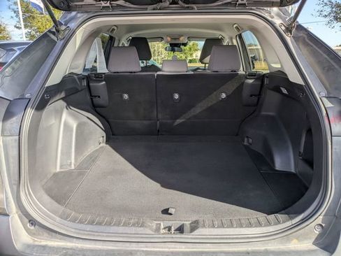 Used 2021 Toyota RAV4 XLE w/ XLE Grade Weather Package image 27