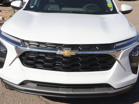 New 2026 Chevrolet Trax LT w/ Driver Confidence Package image 2