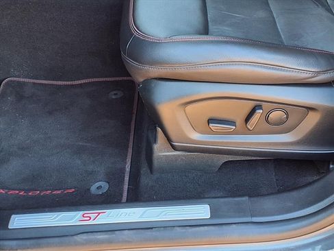 Used 2023 Ford Explorer ST-Line image 23