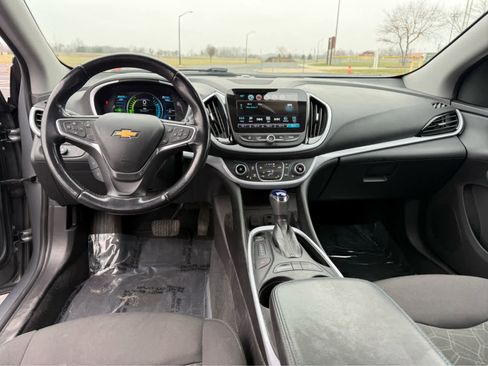 Used 2018 Chevrolet Volt LT w/ Comfort Package image 12