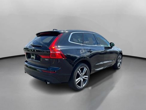 Used 2021 Volvo XC60 T5 Momentum w/ Premium Package AWD/4WD image 9