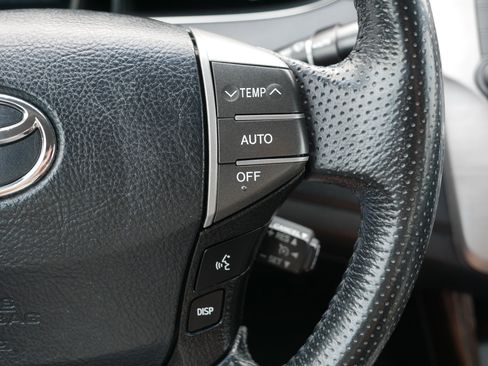 Used 2012 Toyota Avalon Limited FWD image 30