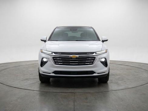 Used 2025 Chevrolet Equinox LT image 2
