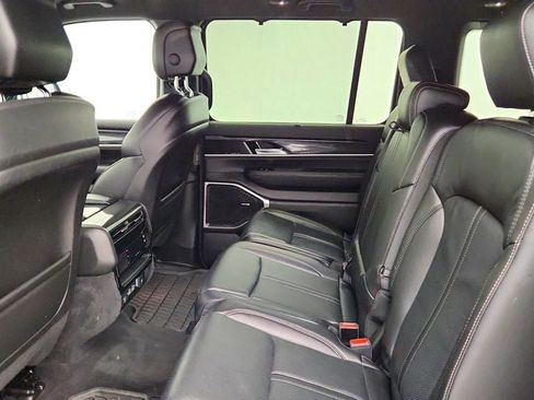 Used 2023 Jeep Wagoneer 4WD w/ Convenience Group I image 20