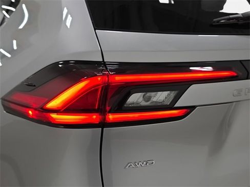 Used 2025 Toyota Grand Highlander AWD image 29