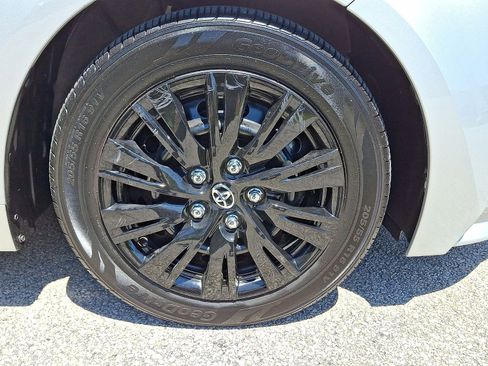Used 2021 Toyota Corolla LE FWD image 26