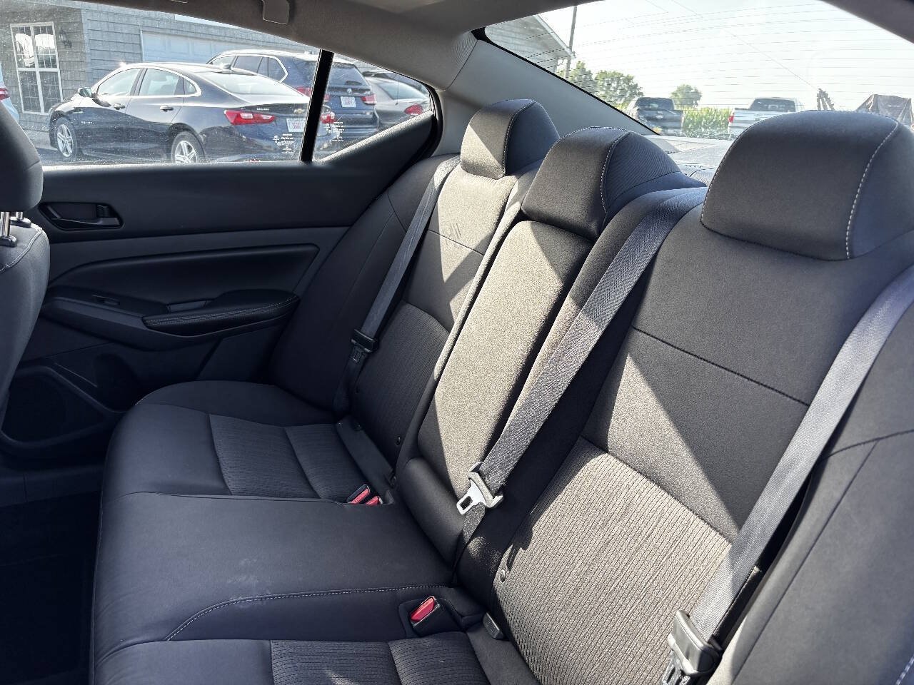Used 2024 Nissan Altima 2.5 SV FWD image 17
