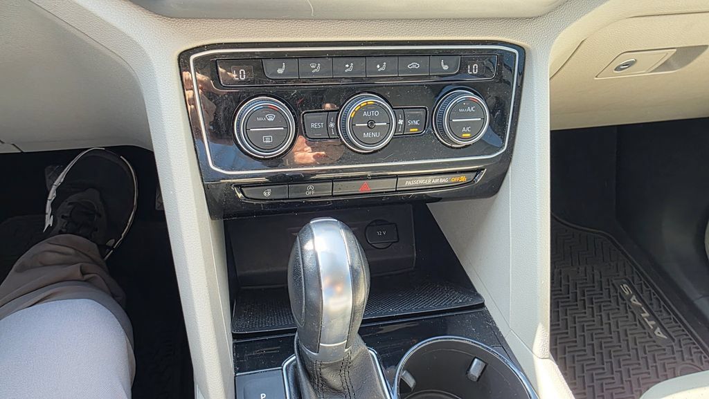 Used 2019 Volkswagen Atlas SEL FWD image 21