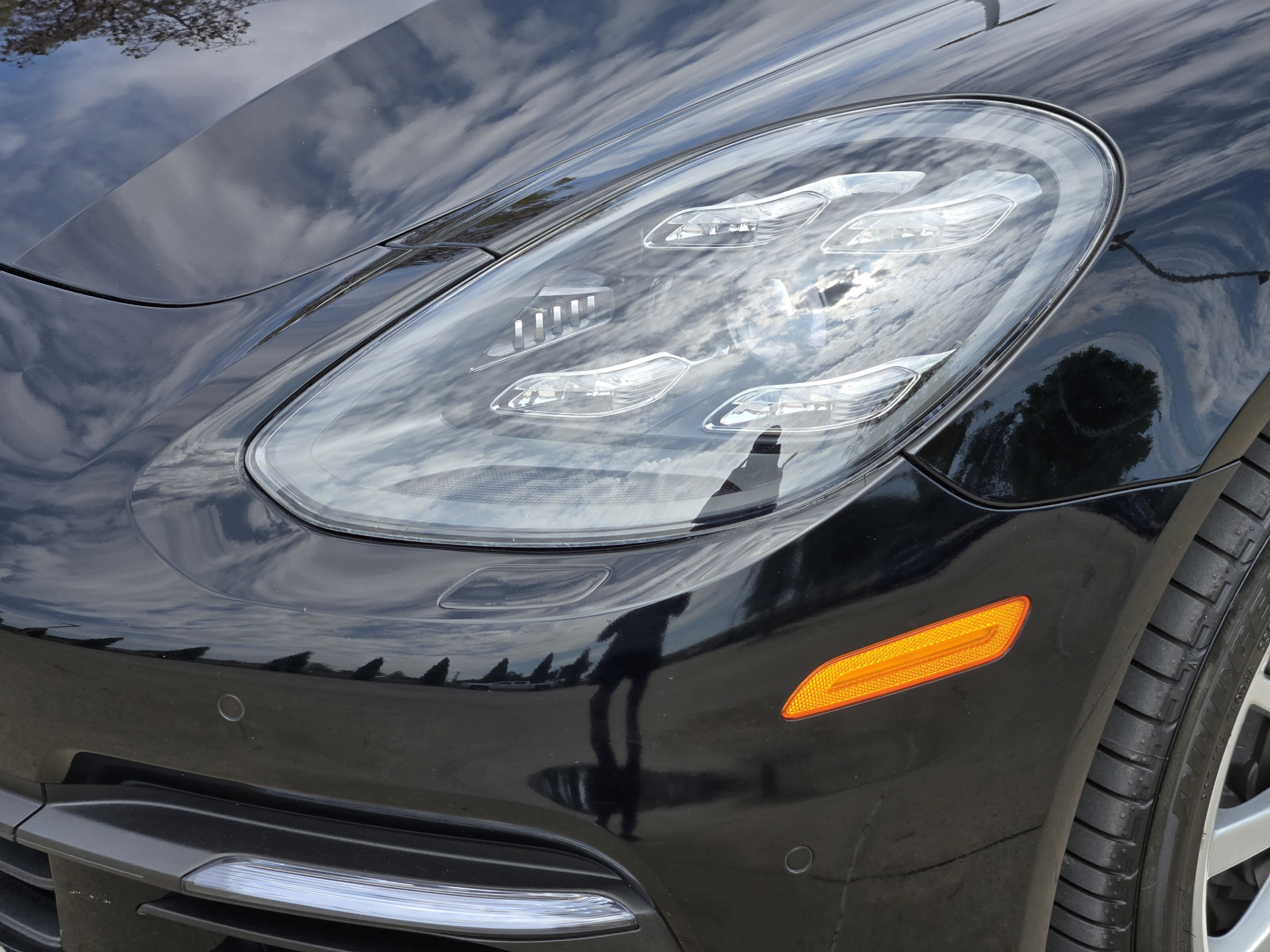 Used 2017 Porsche Panamera image 32