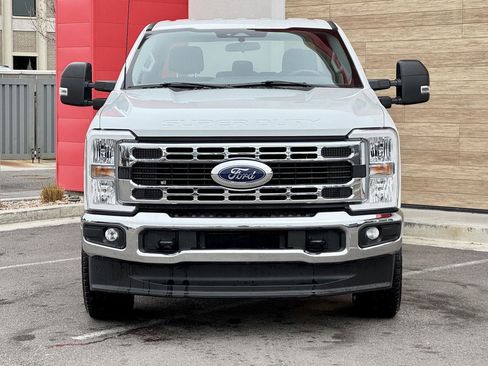 Used 2024 Ford F250 XLT w/ FX4 Off-Road Package image 3
