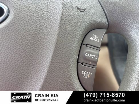 Used 2008 Kia Sedona LX image 23