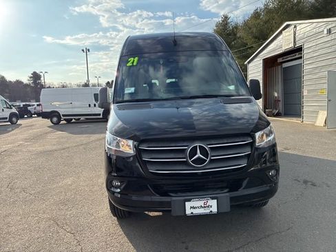 Used 2021 Mercedes-Benz Sprinter 2500 image 2