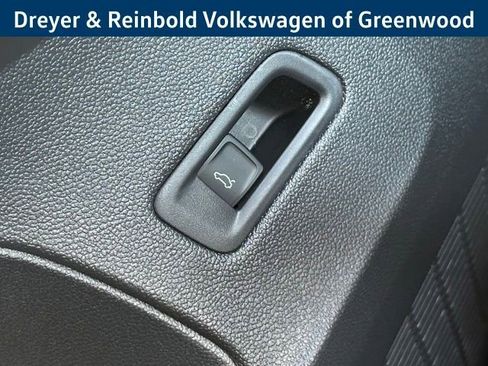 New 2026 Volkswagen Atlas Cross Sport SE image 25