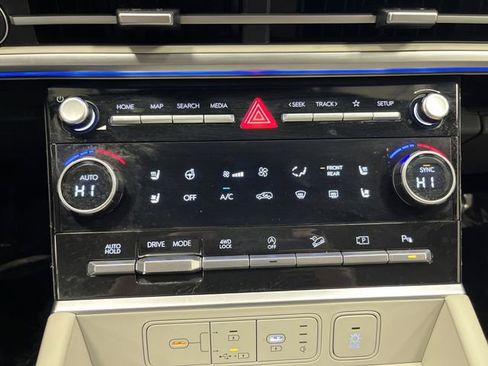 Used 2024 Hyundai Santa Fe Limited image 22