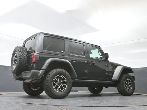 Used 2025 Jeep Wrangler Unlimited Rubicon AWD/4WD image 23