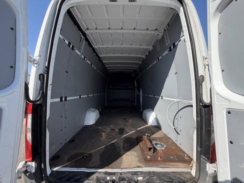 Used 2021 Mercedes-Benz Sprinter 2500 image 20