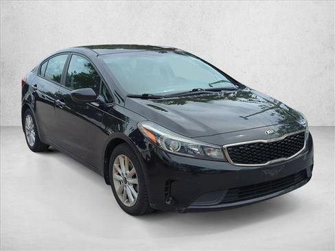 Used 2017 Kia Forte S FWD image 4