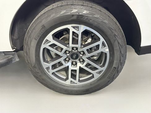 Used 2025 Ford Expedition Active AWD/4WD image 11