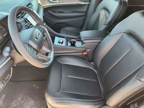 New 2025 Jeep Grand Cherokee Limited w/ Black Appearance Package image 9