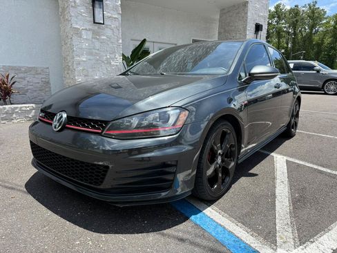 Used 2015 Volkswagen Golf 4-Door FWD image 9