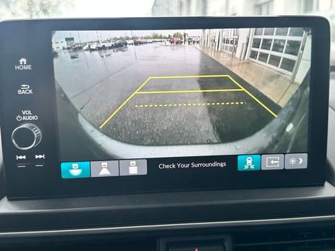 Certified 2024 Honda Pilot Touring image 19