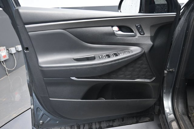 Used 2019 Hyundai Santa Fe AWD image 12