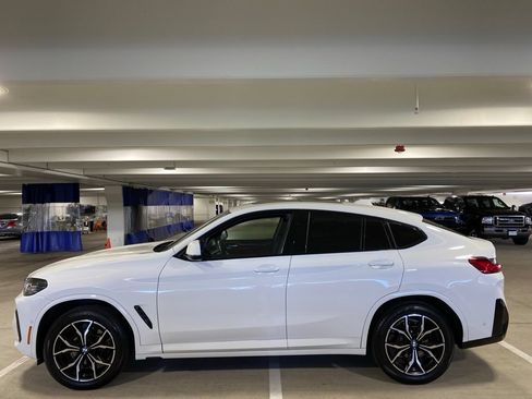 Used 2024 BMW X4 xDrive30i w/ Premium Package AWD/4WD image 2