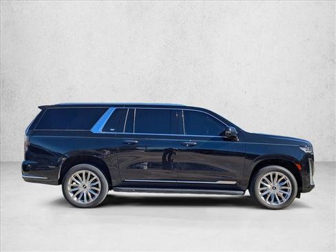 Used 2022 Cadillac Escalade ESV Premium Luxury image 4