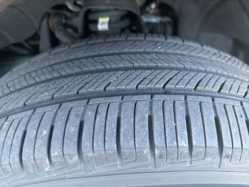 Used 2021 GMC Canyon Denali image 6