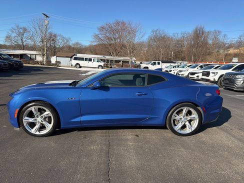 Used 2020 Chevrolet Camaro LT image 2
