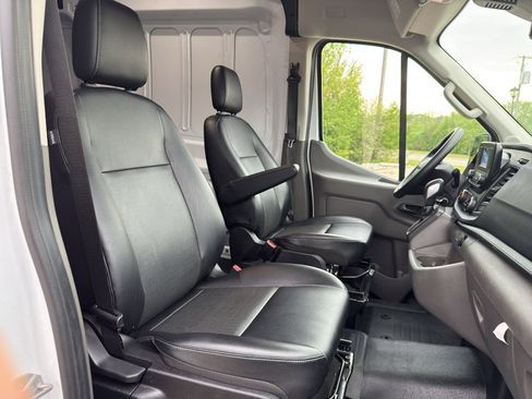 Used 2024 Ford Transit 250 148 High Roof RWD image 19
