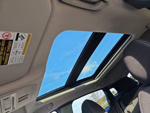 New 2026 Nissan Kicks SV w/ SV Premium Package image 32